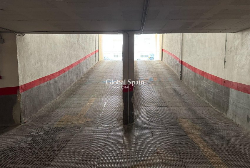 Wiederverkauf - DER PARKPLATZ / GARAGE -
TORREVIEJA - Centro