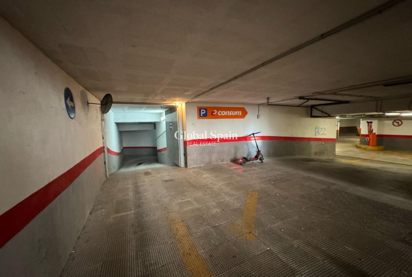 Wiederverkauf - DER PARKPLATZ / GARAGE -
TORREVIEJA - Centro
