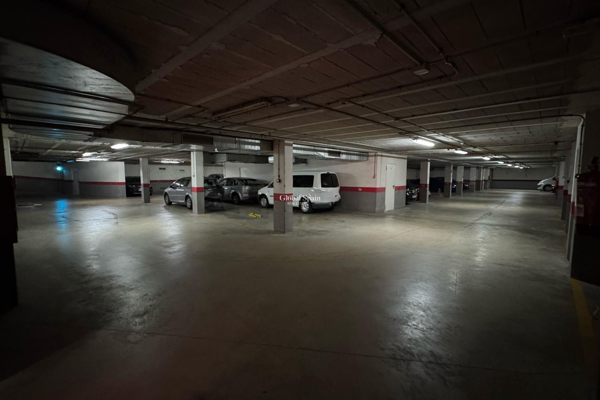 Wiederverkauf - DER PARKPLATZ / GARAGE -
TORREVIEJA - Centro