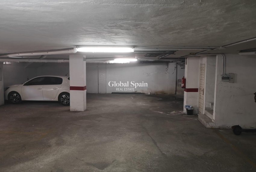 Wiederverkauf - DER PARKPLATZ / GARAGE -
TORREVIEJA - Centro