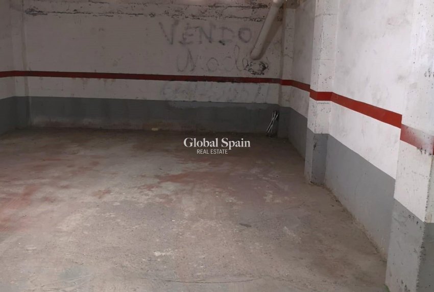 Wiederverkauf - DER PARKPLATZ / GARAGE -
TORREVIEJA - Playa de los locos