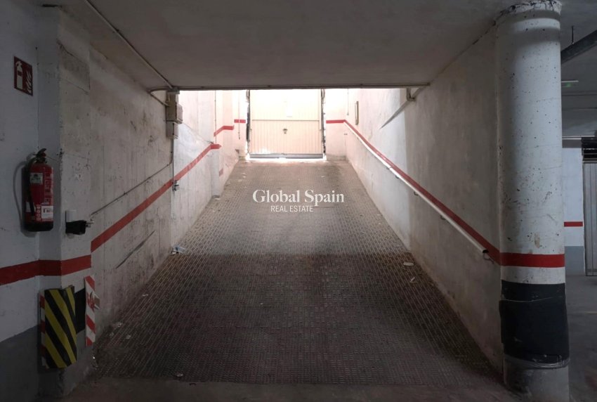 Wiederverkauf - DER PARKPLATZ / GARAGE -
TORREVIEJA - Playa de los locos