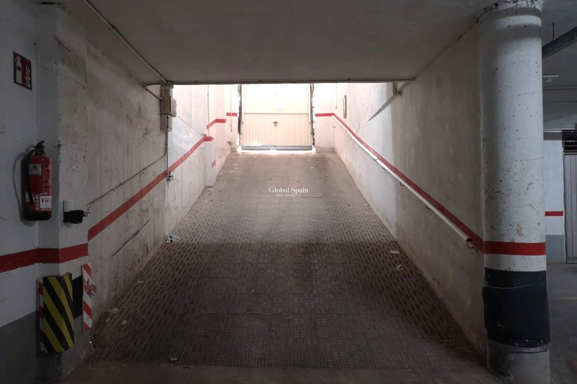 Wiederverkauf - DER PARKPLATZ / GARAGE -
TORREVIEJA - Playa de los locos