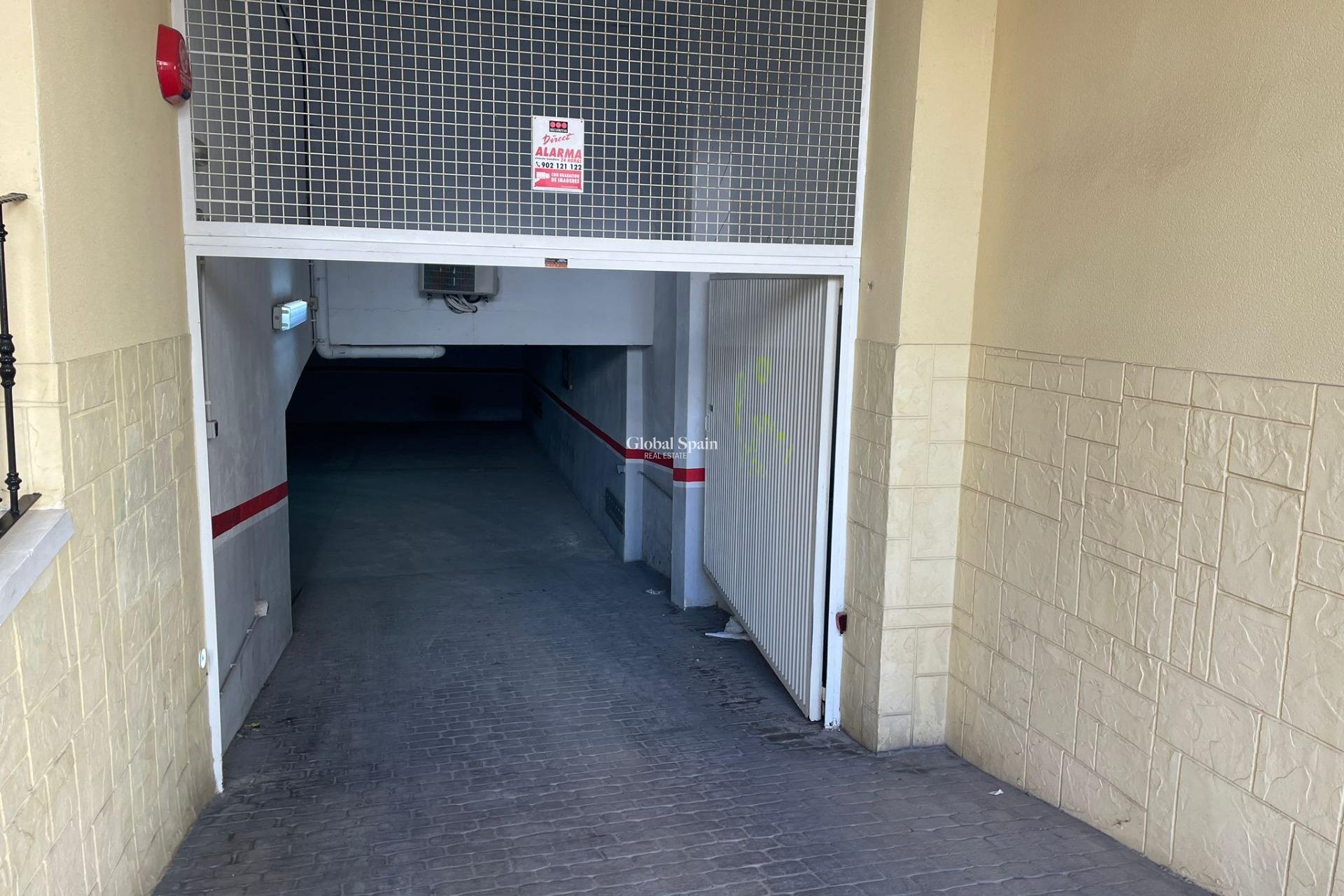 Wiederverkauf - DER PARKPLATZ / GARAGE -
TORREVIEJA - Playa del cura