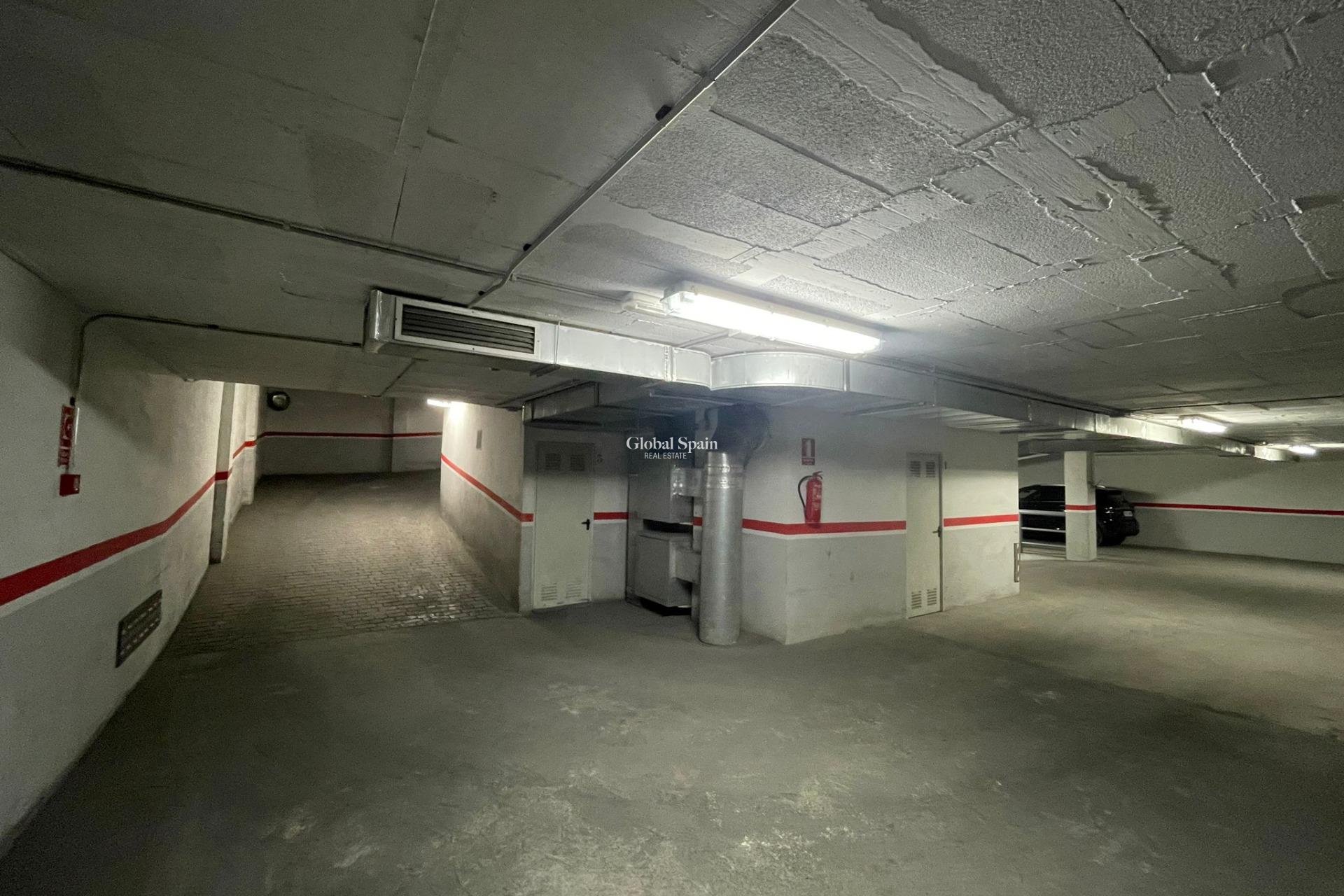 Wiederverkauf - DER PARKPLATZ / GARAGE -
TORREVIEJA - Playa del cura