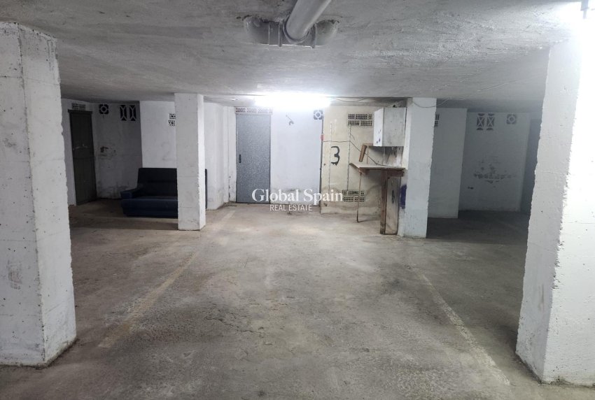 Wiederverkauf - DER PARKPLATZ / GARAGE -
TORREVIEJA - Playa del cura