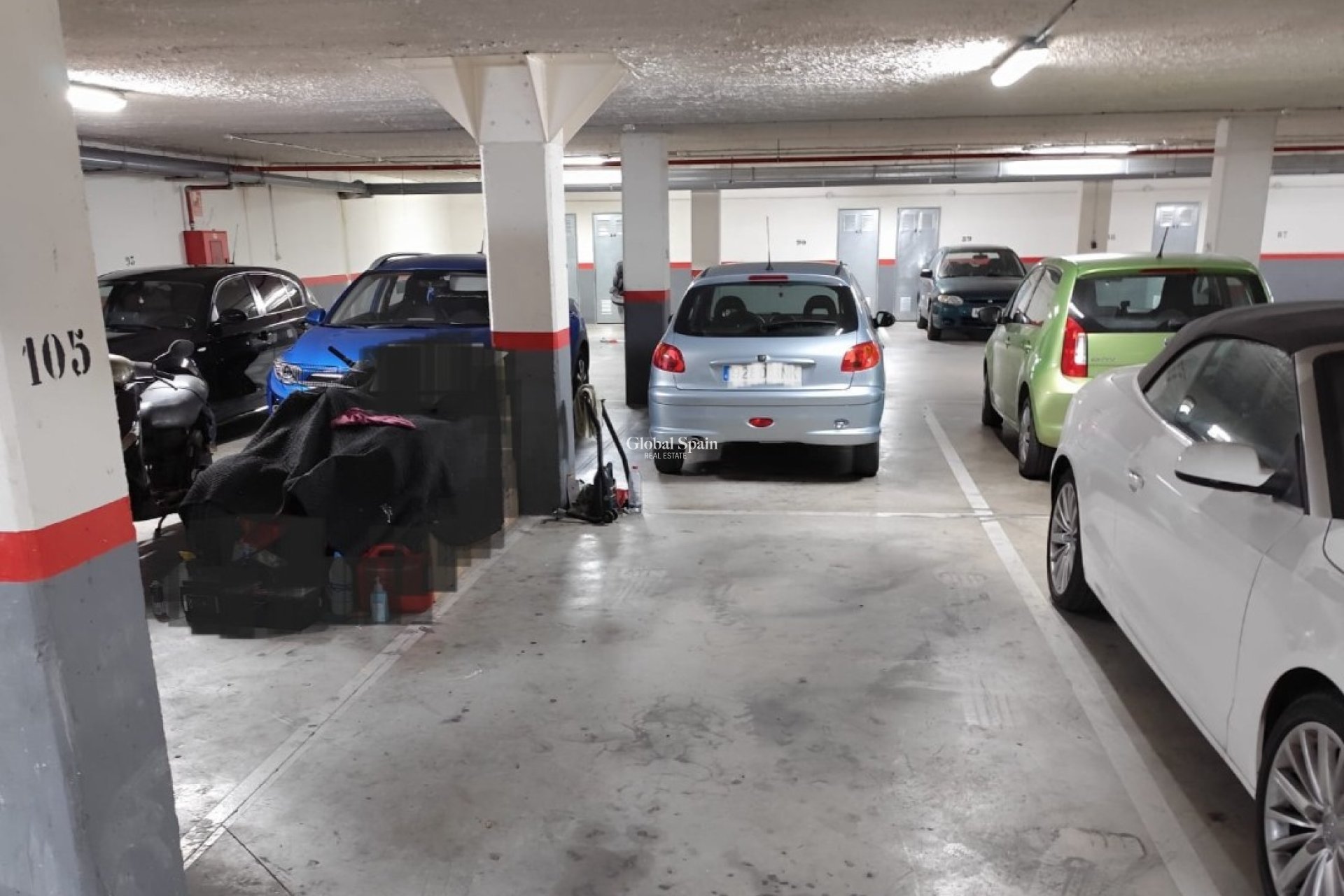 Wiederverkauf - DER PARKPLATZ / GARAGE -
VILLAJOYOSA - Cala de Villajoyosa