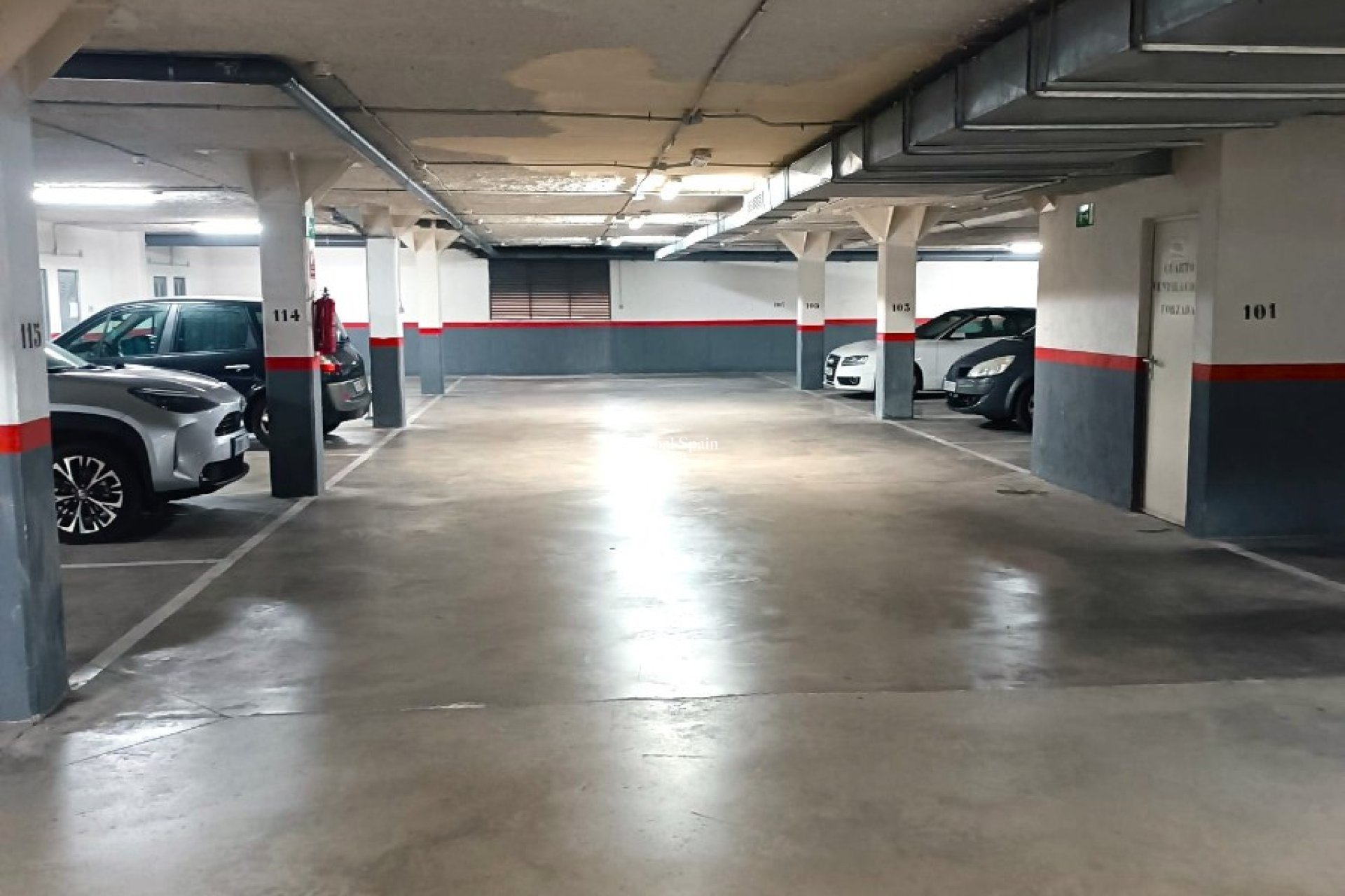 Wiederverkauf - DER PARKPLATZ / GARAGE -
VILLAJOYOSA - Cala de Villajoyosa