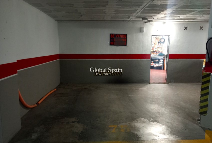 Wiederverkauf - DER PARKPLATZ / GARAGE -
VILLAJOYOSA - Cala de Villajoyosa