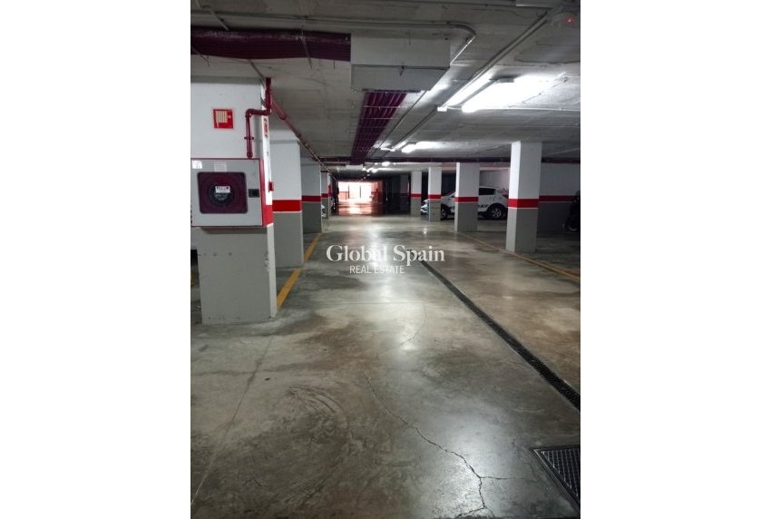 Wiederverkauf - DER PARKPLATZ / GARAGE -
VILLAJOYOSA - Cala de Villajoyosa