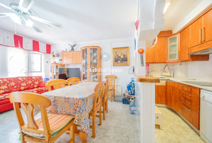 Wiederverkauf - Dorfhaus -
TORREVIEJA - La Mata