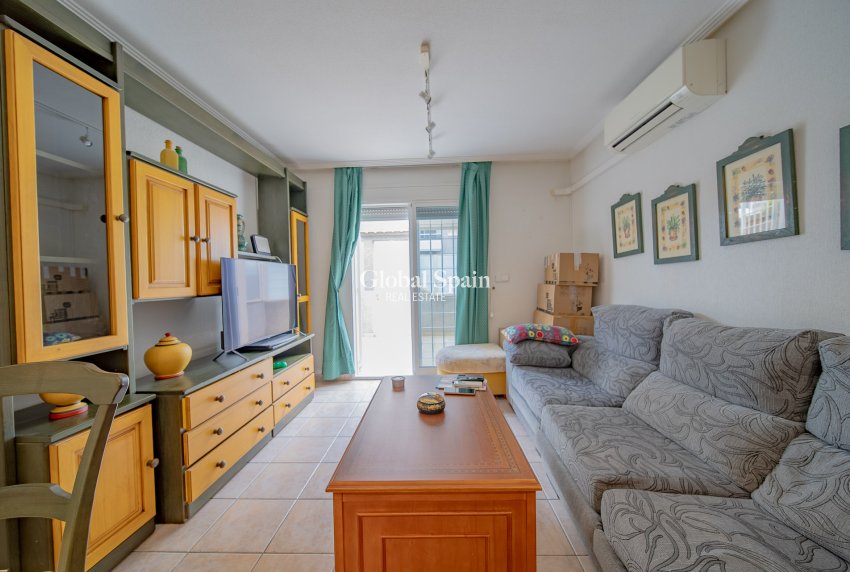 Wiederverkauf - Dorfhaus -
TORREVIEJA - Torreblanca