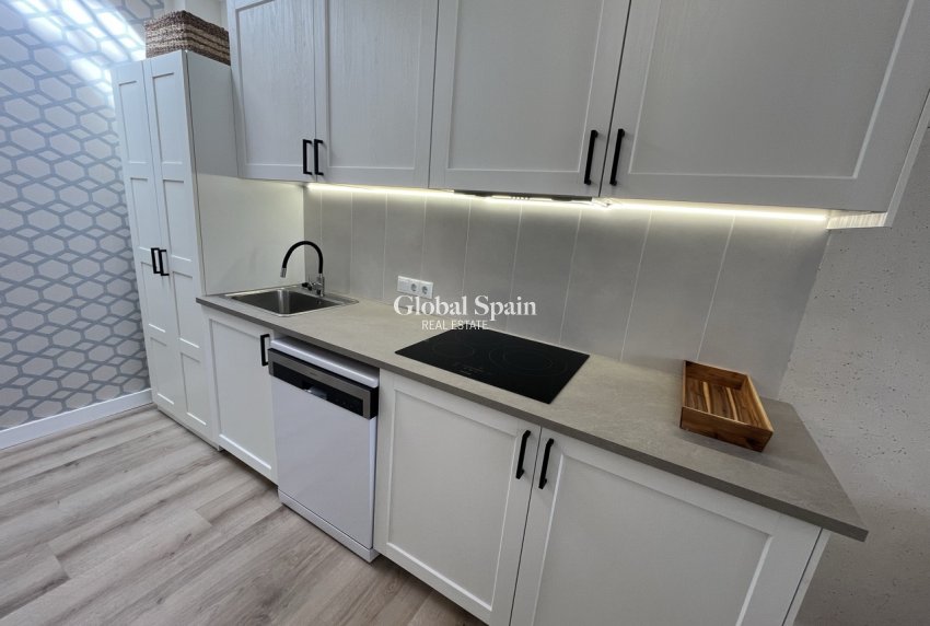 Wiederverkauf - Dorfhaus -
TORREVIEJA - Torreta - Florida