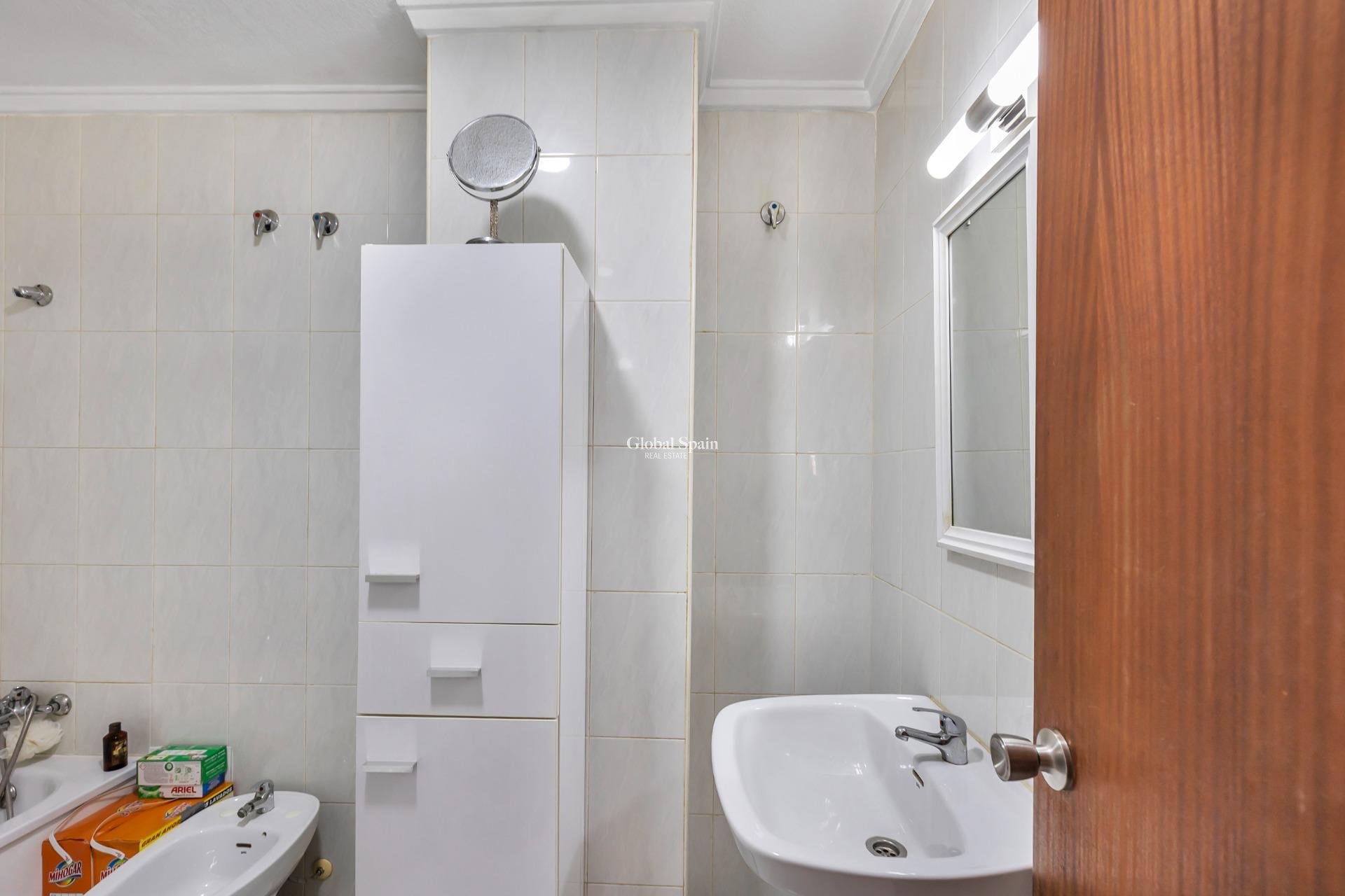 Wiederverkauf - Erdgeschoss -
TORREVIEJA - Centro