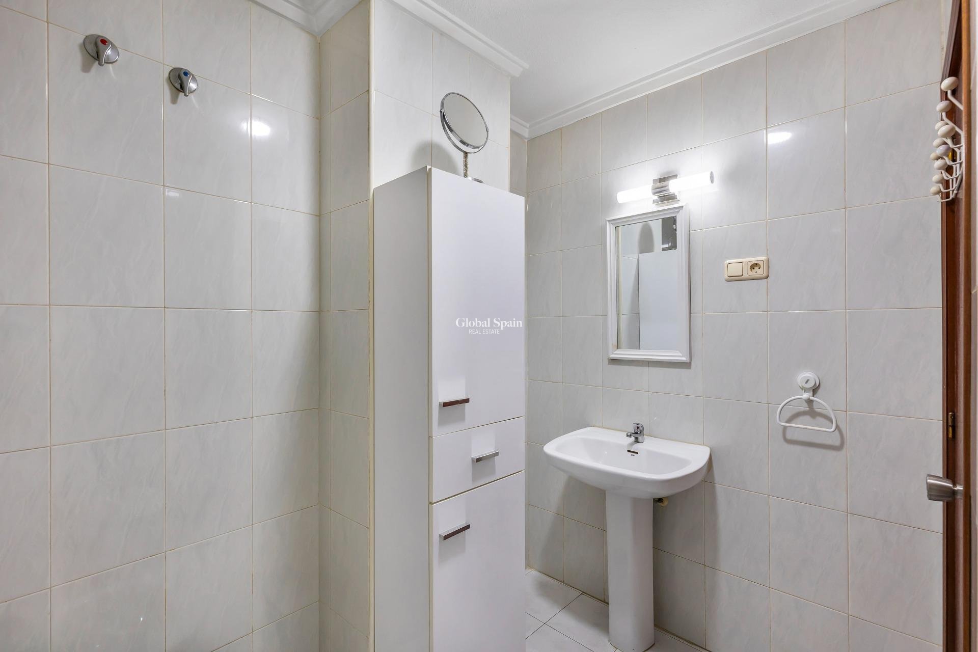 Wiederverkauf - Erdgeschoss -
TORREVIEJA - Centro