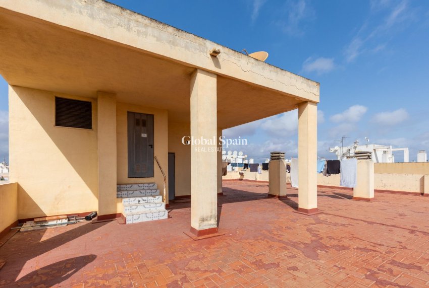 Wiederverkauf - Erdgeschoss -
TORREVIEJA - Centro