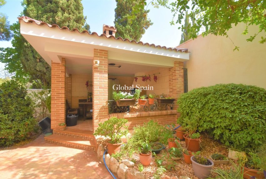 Wiederverkauf - Freistehende Villa -
CIUDAD QUESADA