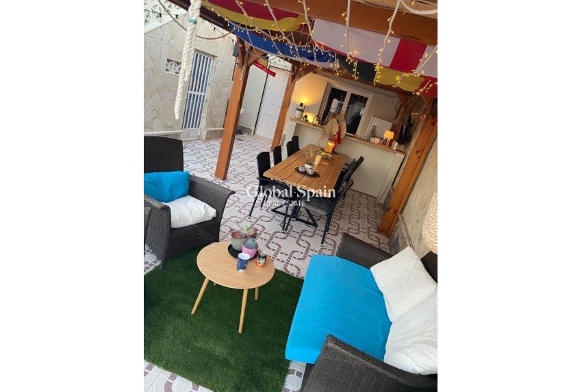 Wiederverkauf - Freistehende Villa -
CIUDAD QUESADA