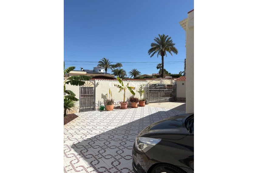 Wiederverkauf - Freistehende Villa -
CIUDAD QUESADA