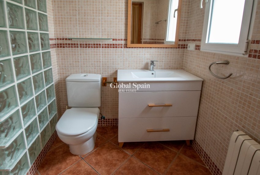 Wiederverkauf - Freistehende Villa -
GUARDAMAR DEL SEGURA - Guardamar Playa