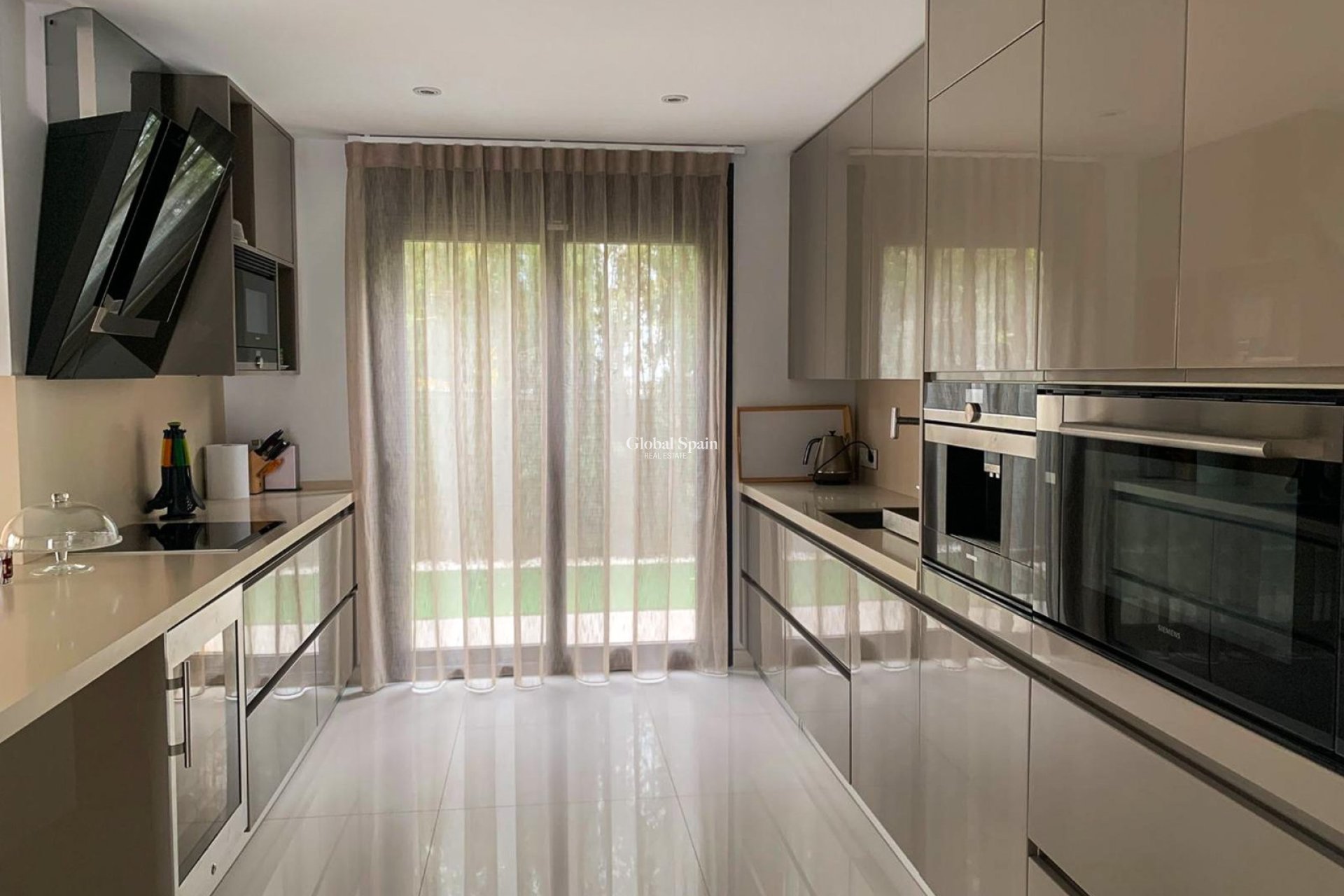 Wiederverkauf - Freistehende Villa -
ORIHUELA COSTA - CAMPOAMOR