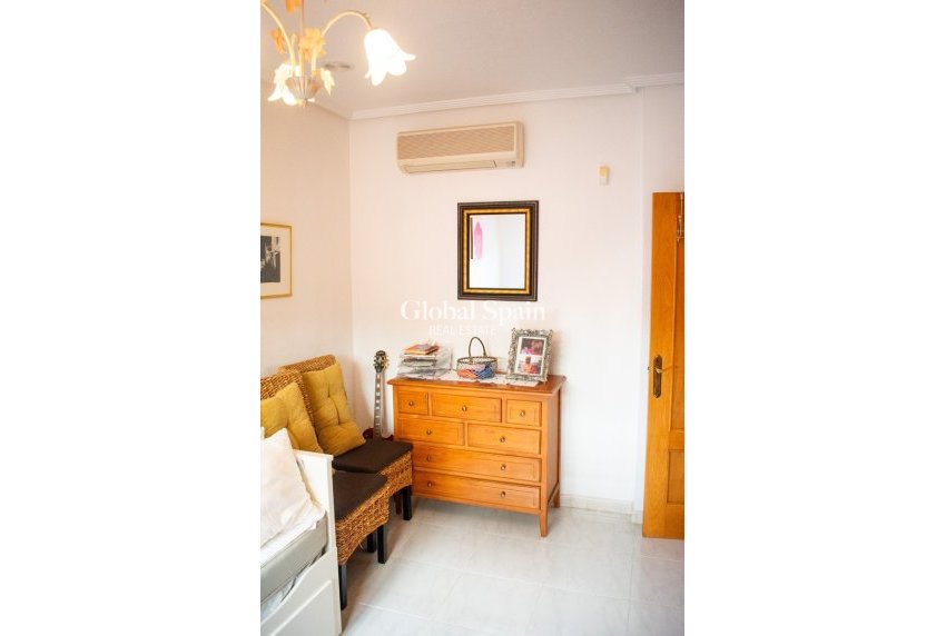 Wiederverkauf - Freistehende Villa -
ORIHUELA COSTA - La Zenia