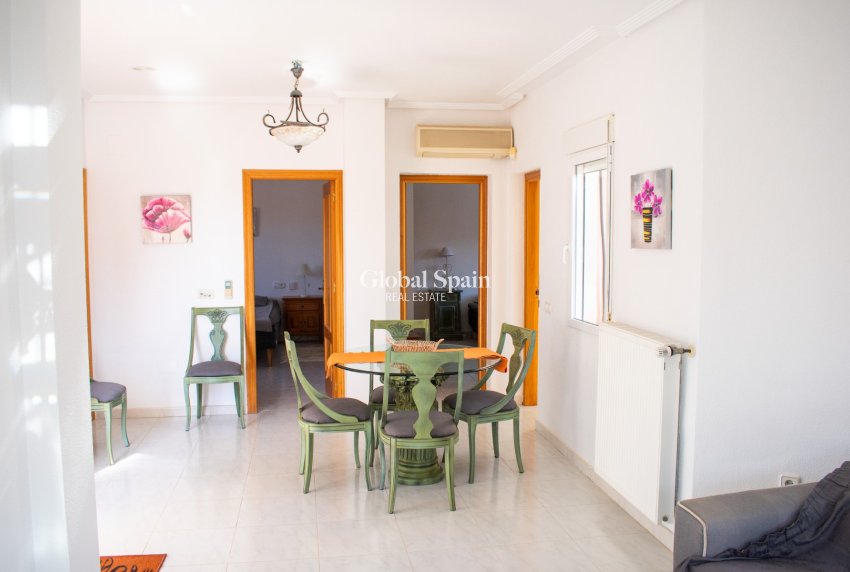 Wiederverkauf - Freistehende Villa -
ORIHUELA COSTA - La Zenia