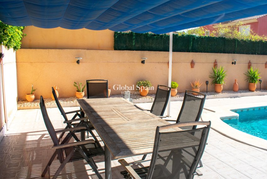 Wiederverkauf - Freistehende Villa -
ORIHUELA COSTA - La Zenia