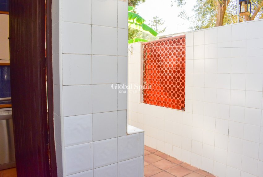 Wiederverkauf - Freistehende Villa -
ORIHUELA COSTA - Punta Prima