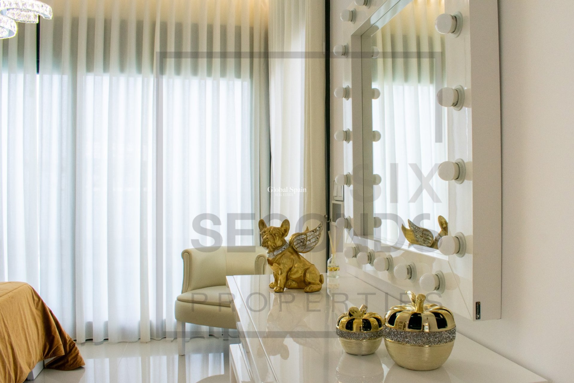 Wiederverkauf - Freistehende Villa -
SAN MIGUEL DE SALINAS - Urbanizaciones