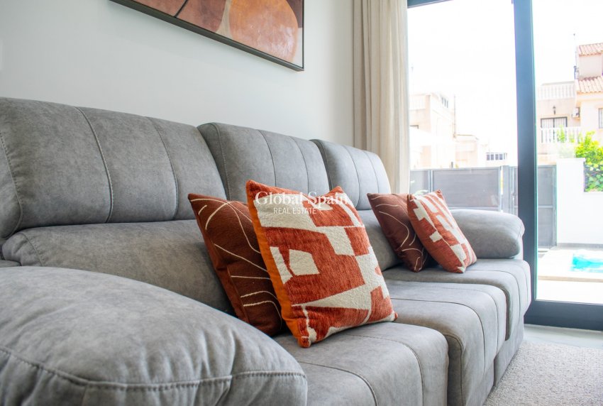 Wiederverkauf - Freistehende Villa -
TORREVIEJA - La Siesta - El Salado - Torreta