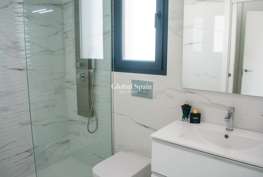 Wiederverkauf - Freistehende Villa -
TORREVIEJA - La Siesta - El Salado - Torreta