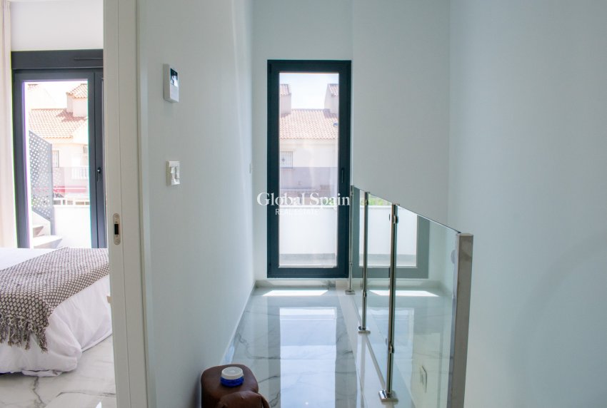 Wiederverkauf - Freistehende Villa -
TORREVIEJA - La Siesta - El Salado - Torreta