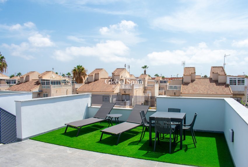 Wiederverkauf - Freistehende Villa -
TORREVIEJA - La Siesta - El Salado - Torreta