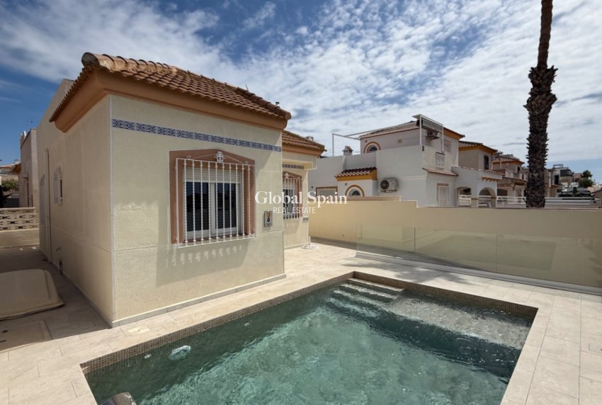 Wiederverkauf - Freistehendes Haus -
TORREVIEJA - Costa Blanca Sur