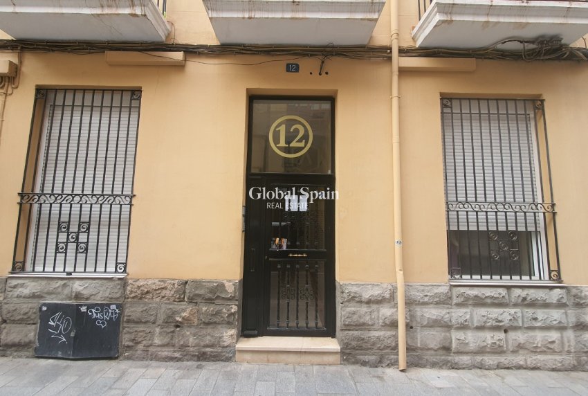 Wiederverkauf - Gebäude -
ALICANTE - Casco antiguo