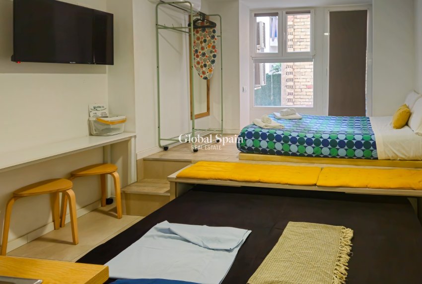 Wiederverkauf - Gebäude -
ALICANTE - Centro