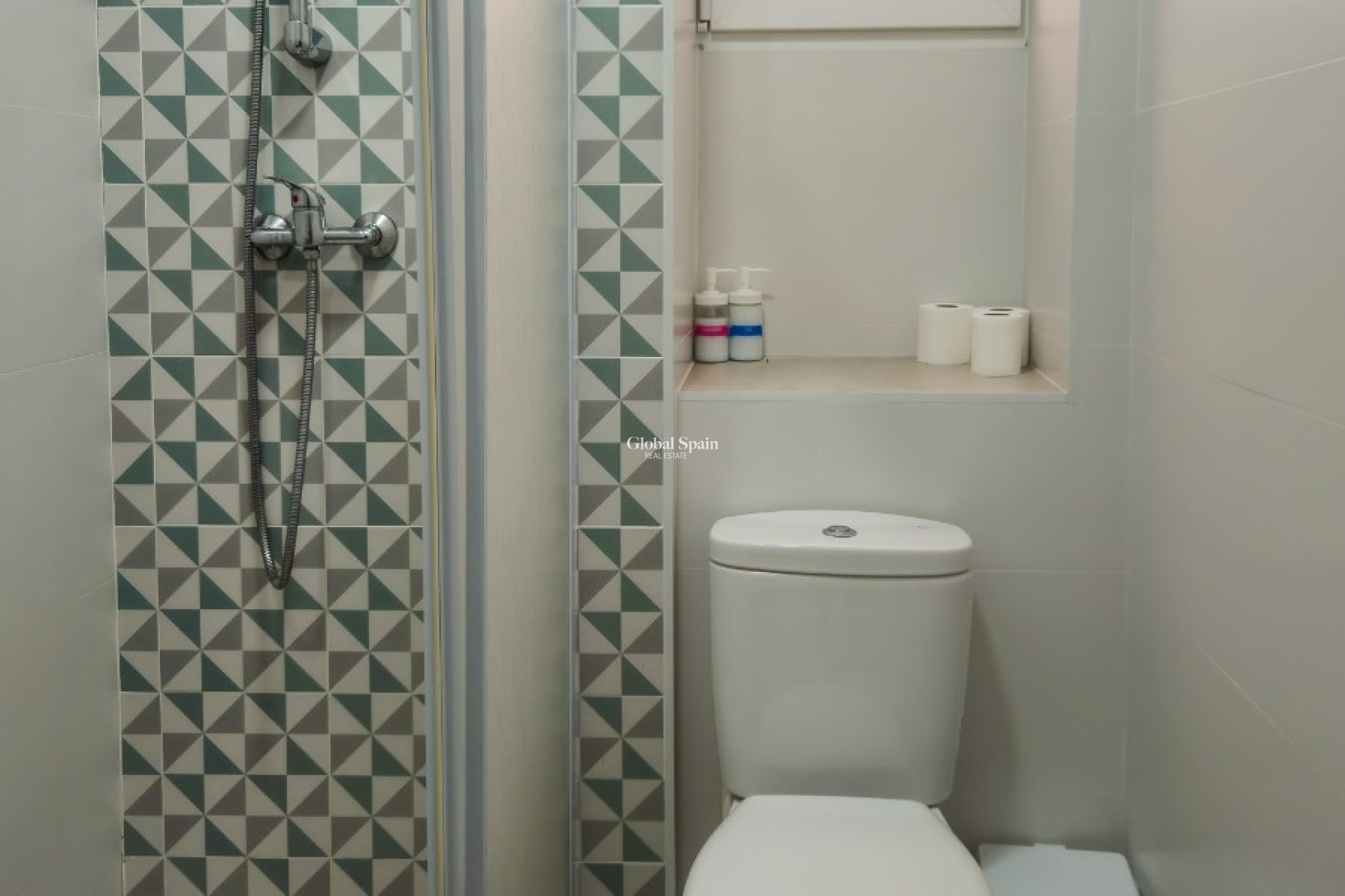 Wiederverkauf - Gebäude -
ALICANTE - Centro