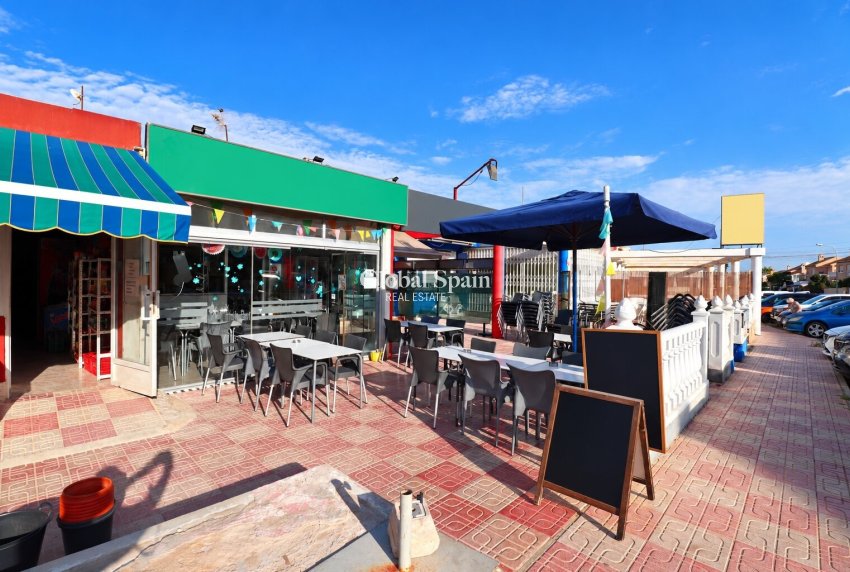 Wiederverkauf - Gewerbe (Eigentum) -
TORREVIEJA - El Chaparral