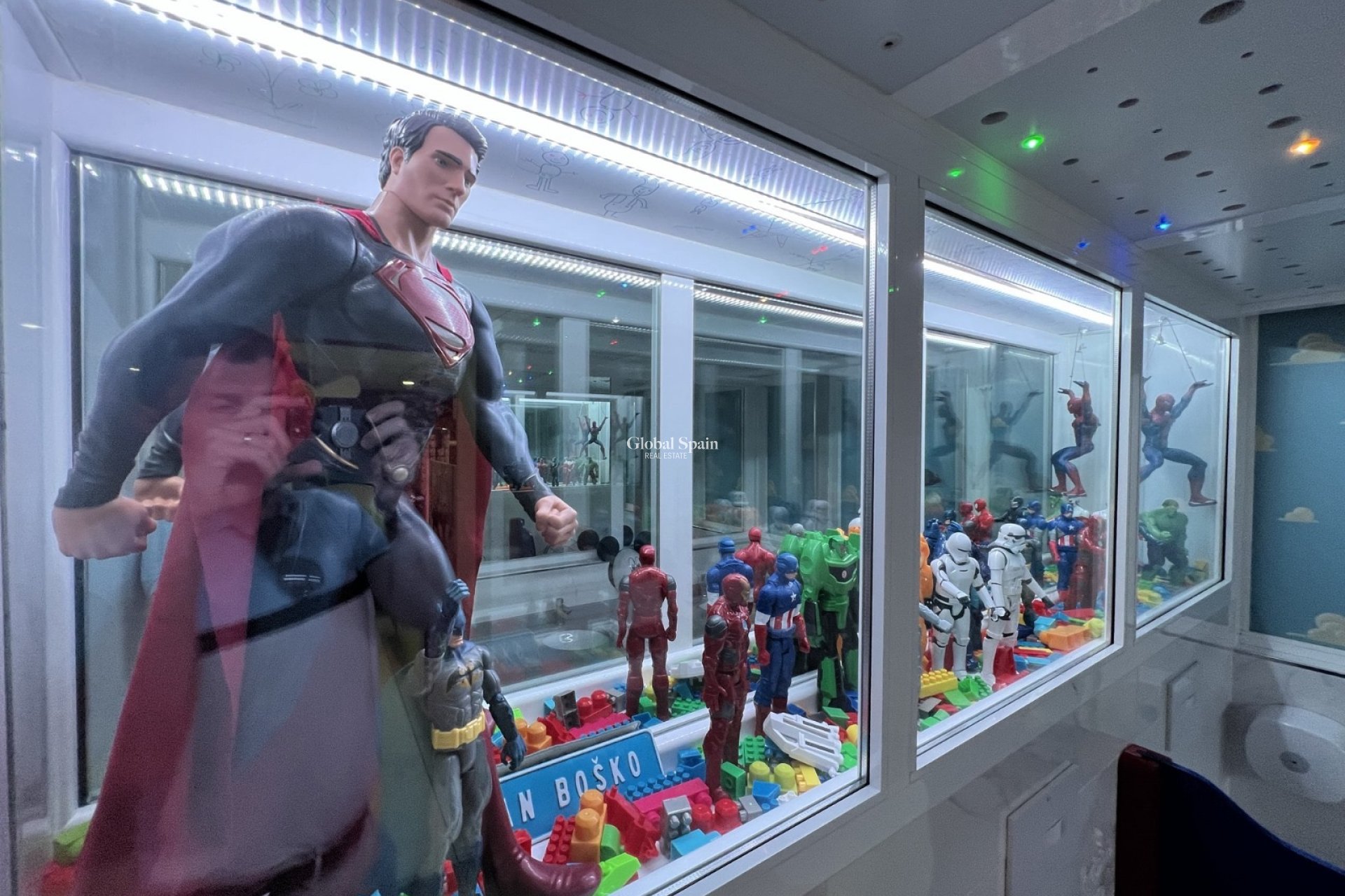 Wiederverkauf - Gewerbegebäude -
TORREVIEJA - Costa Blanca Sur