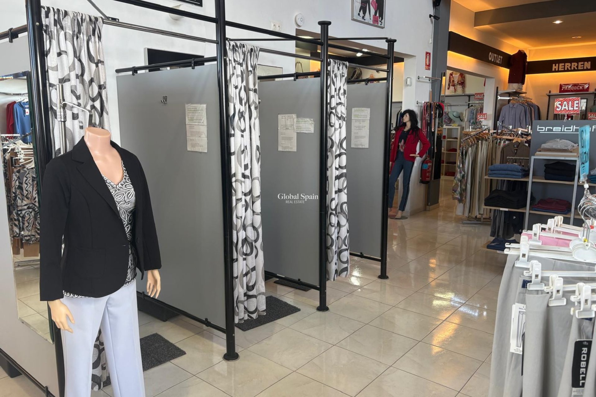 Wiederverkauf - GEWERBEIMMOBILIE -
ALGORFA - LA FINCA GOLF / ALGORFA