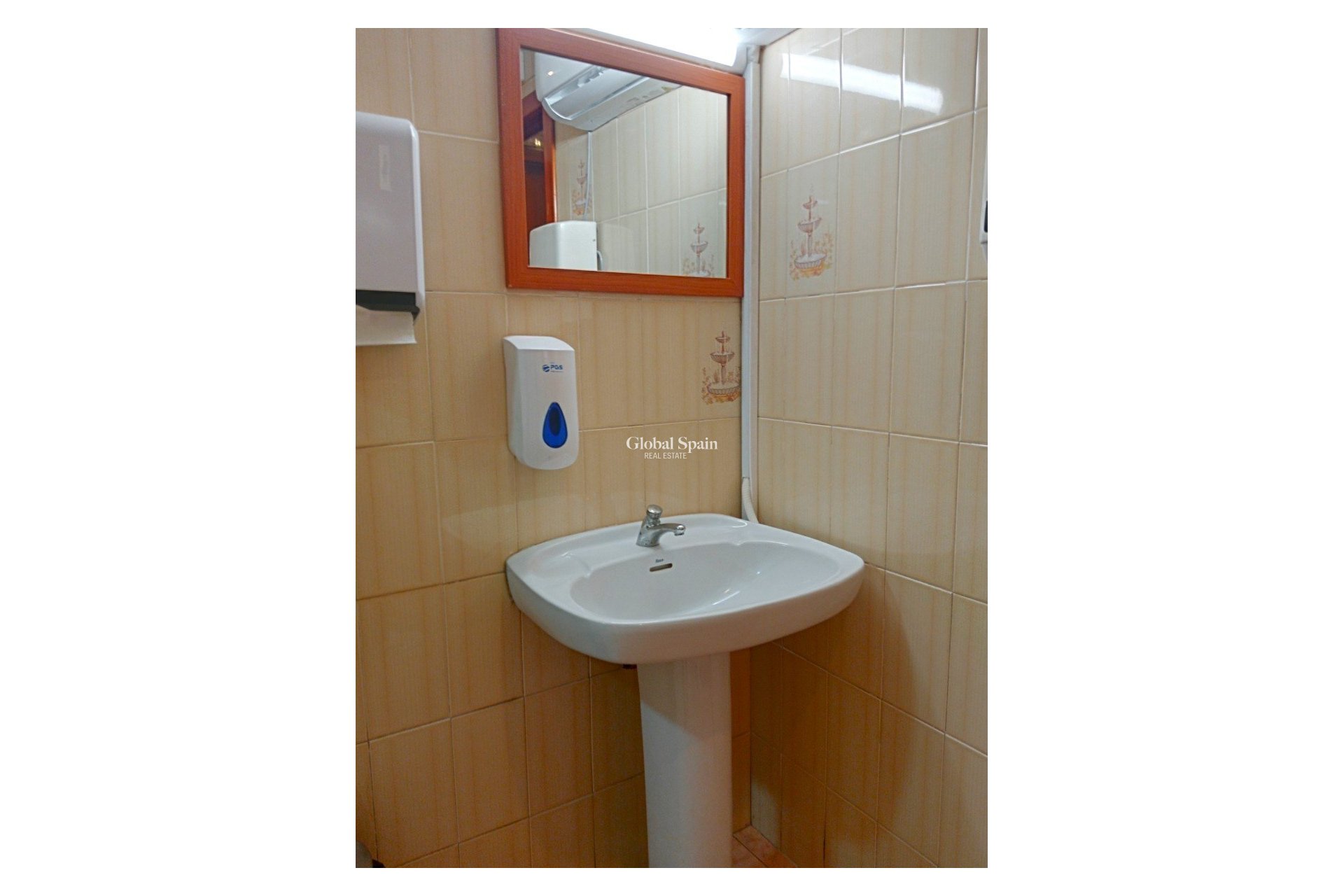 Wiederverkauf - GEWERBEIMMOBILIE -
BENIDORM - Zona de Poniente