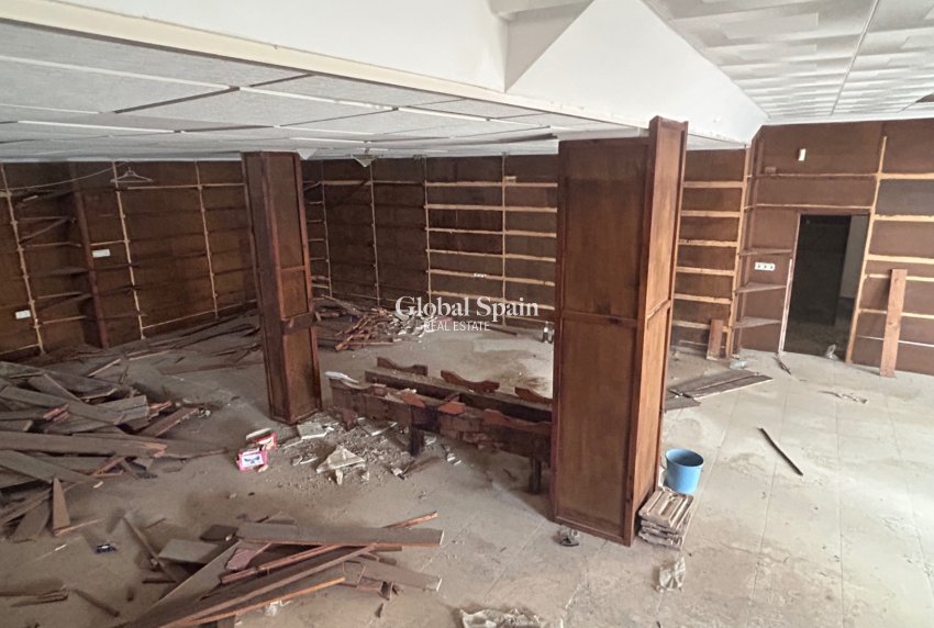 Wiederverkauf - GEWERBEIMMOBILIE -
JACARILLA - Jacarilla