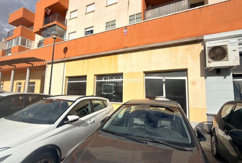 Wiederverkauf - GEWERBEIMMOBILIE -
ORIHUELA COSTA - Los Dolses