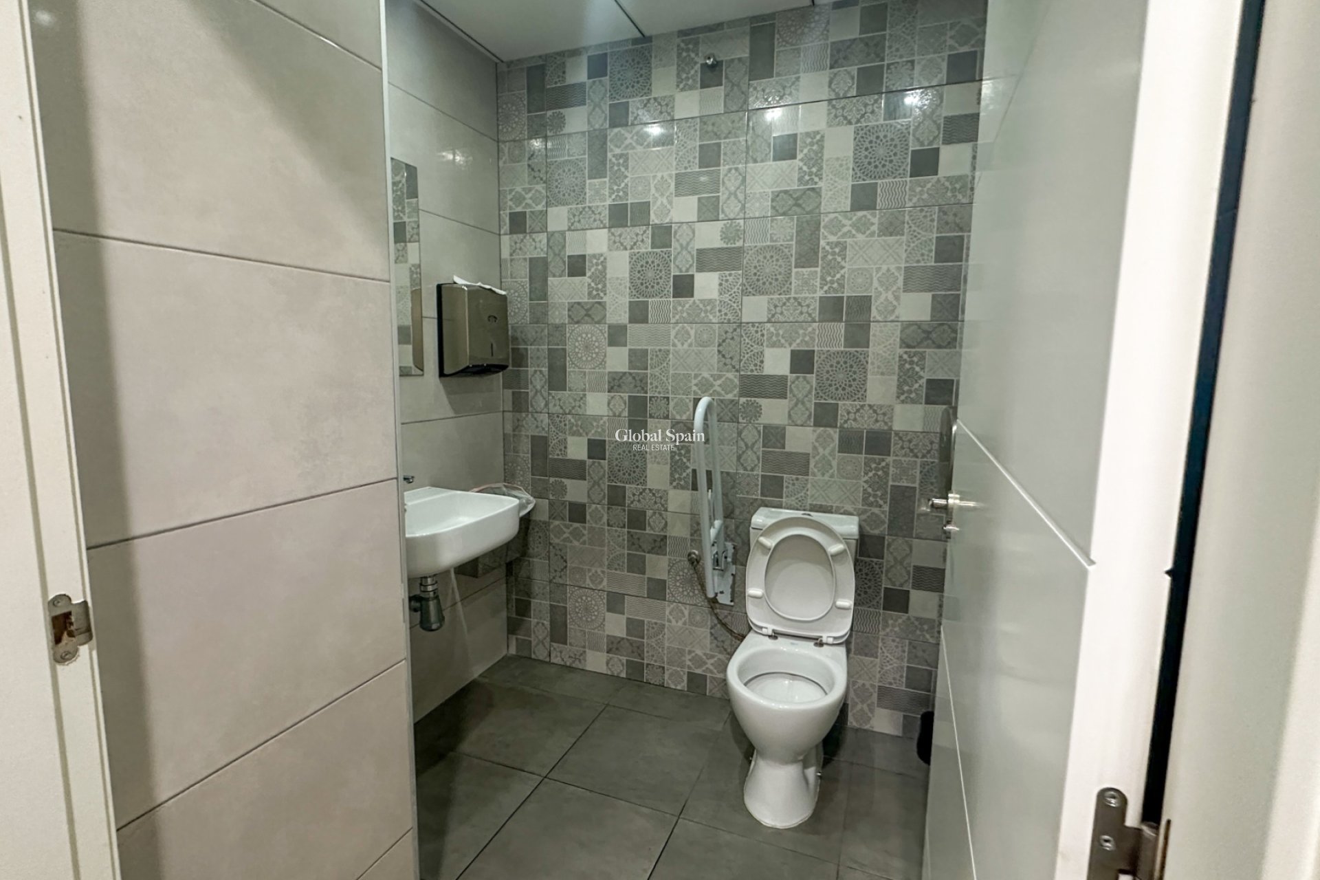 Wiederverkauf - GEWERBEIMMOBILIE -
TORREVIEJA - Aguas Nuevas