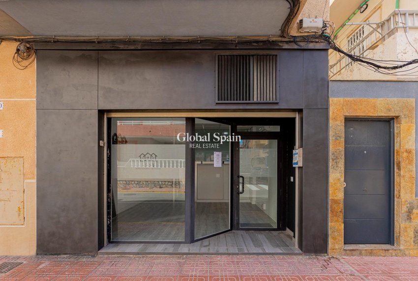 Wiederverkauf - GEWERBEIMMOBILIE -
TORREVIEJA - La Mata pueblo