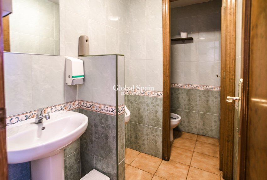 Wiederverkauf - GEWERBEIMMOBILIE -
TORREVIEJA - La Veleta