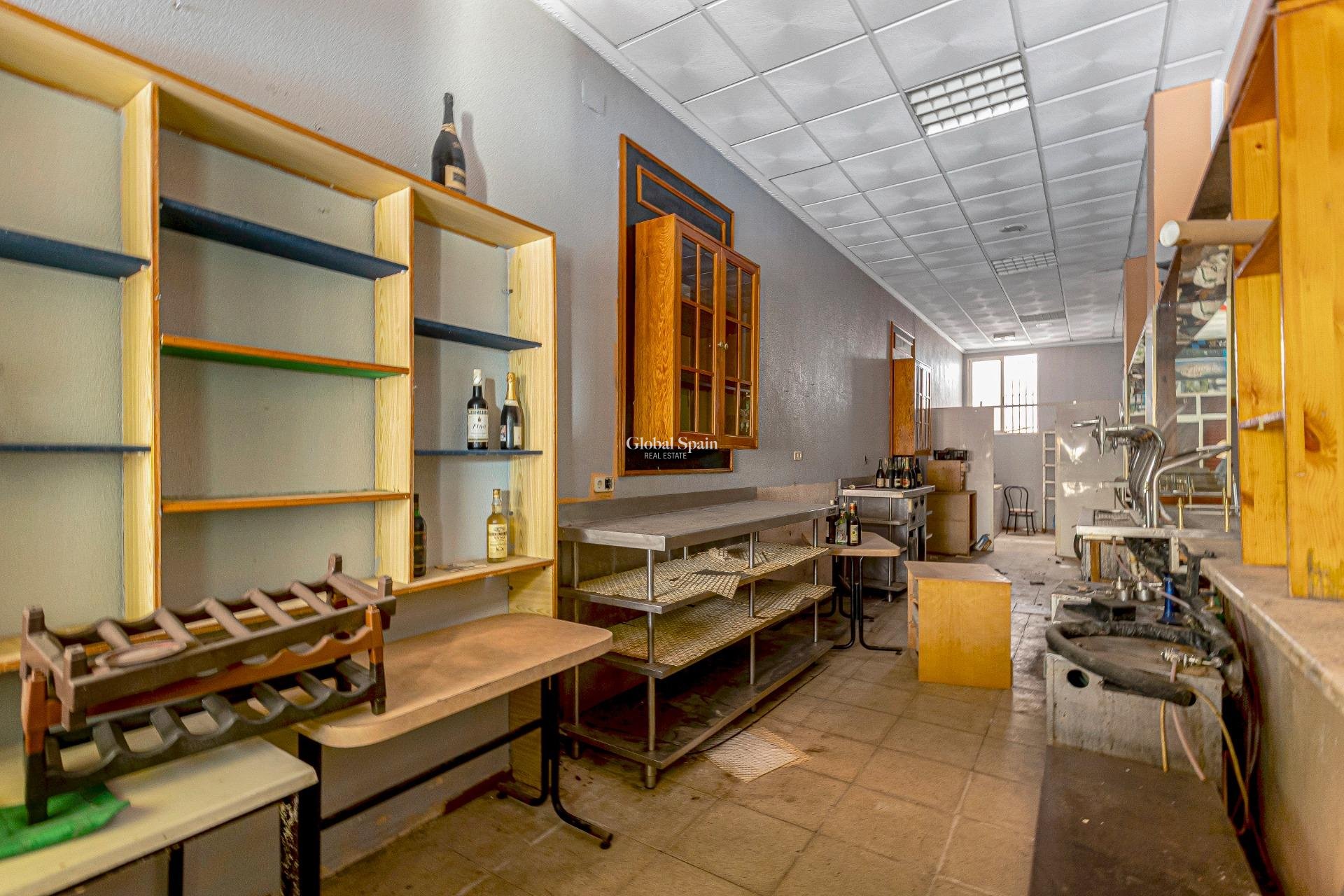 Wiederverkauf - GEWERBEIMMOBILIE -
TORREVIEJA - Playa del cura