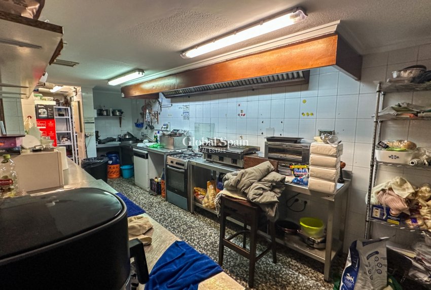 Wiederverkauf - GEWERBEIMMOBILIE -
TORREVIEJA - Playa del Cura