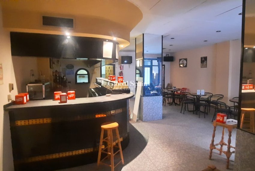 Wiederverkauf - GEWERBEIMMOBILIE -
TORREVIEJA - Playa del Cura